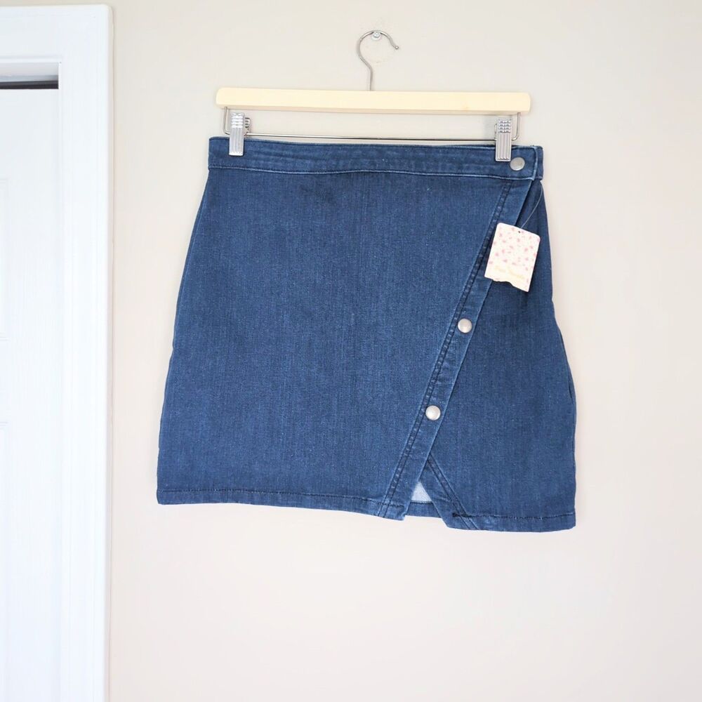 We The Free NWT Notched Denim Snap Asymmetrical Wrap Mini Skirt Size 10